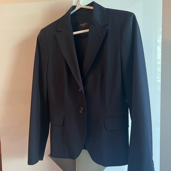 Weekend Max Mara Rarely Worn Navy Wool Blazer from 2012 - Picture 1 of 5